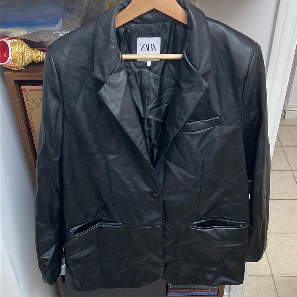 Zara Women's Black Faux Leather Blazer